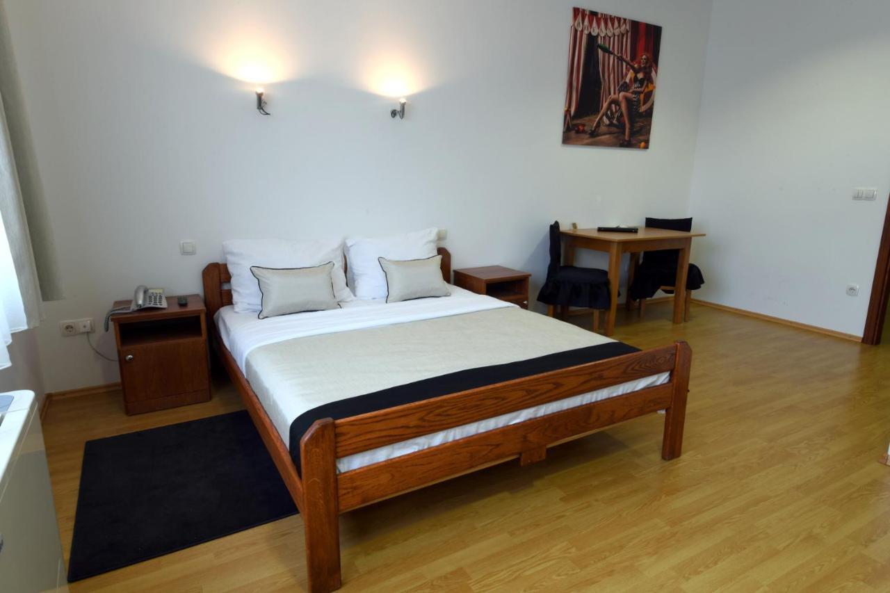 Apartments & Rooms Krizevci Ngoại thất bức ảnh